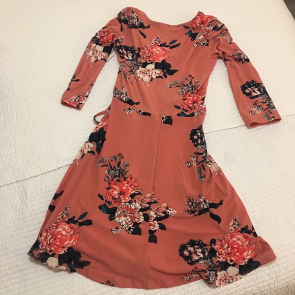 Wrap dress - Picture 5 of 8